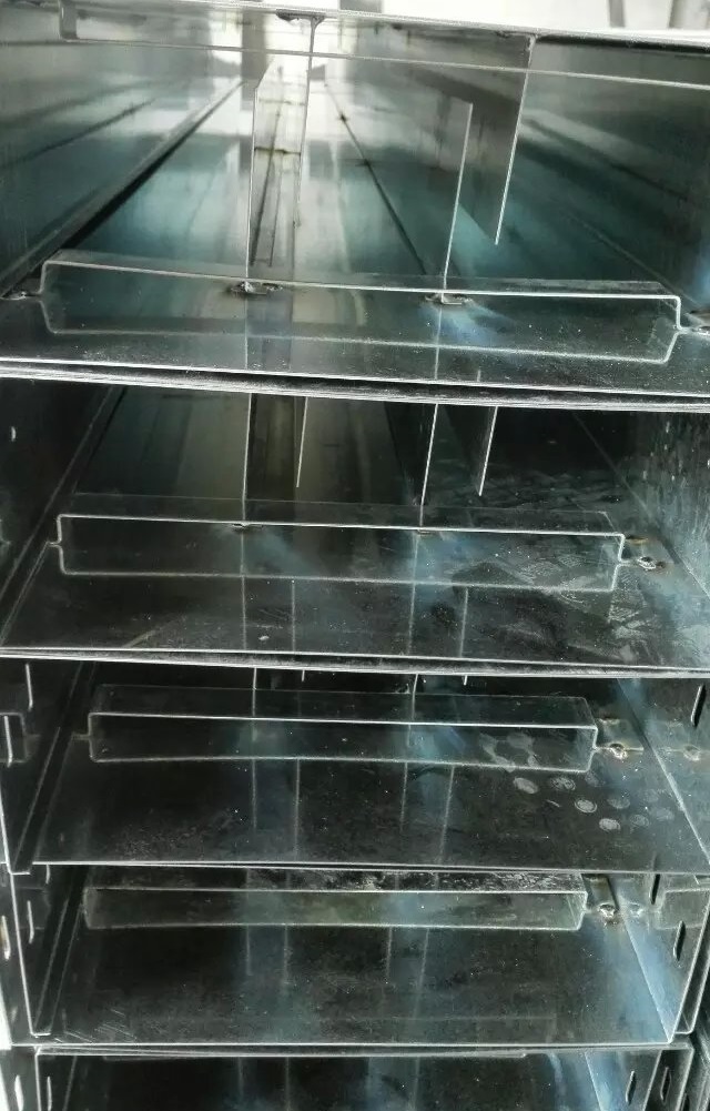 分隔式線槽
